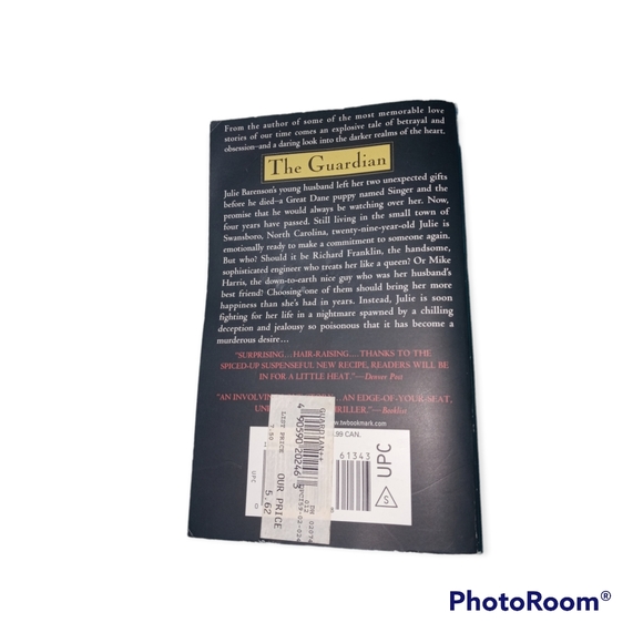 🦇FREE! Nicholas Sparks The Guardian 494page paperback book - Picture 3 of 4